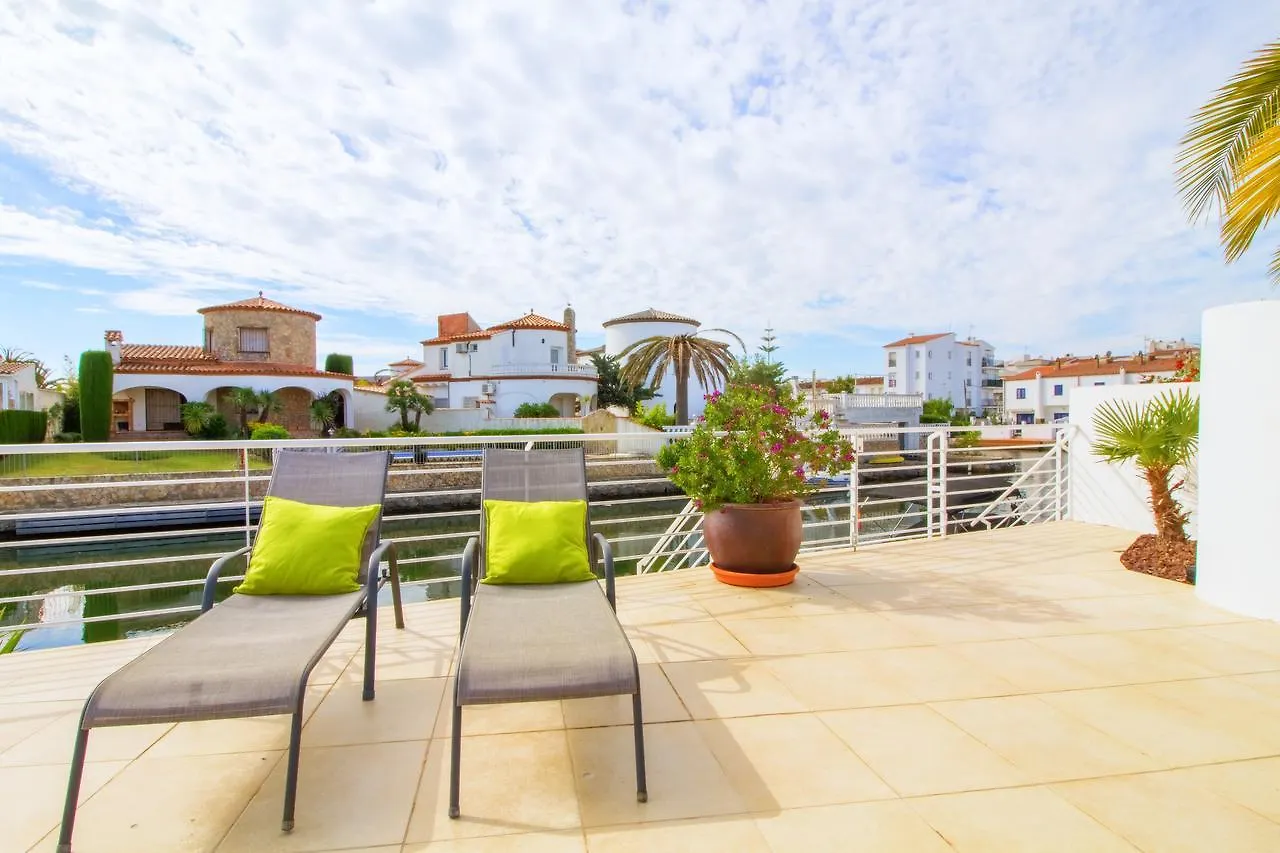 Leon Inmo Luxusvilla Coral - 10190 Empuriabrava Villa