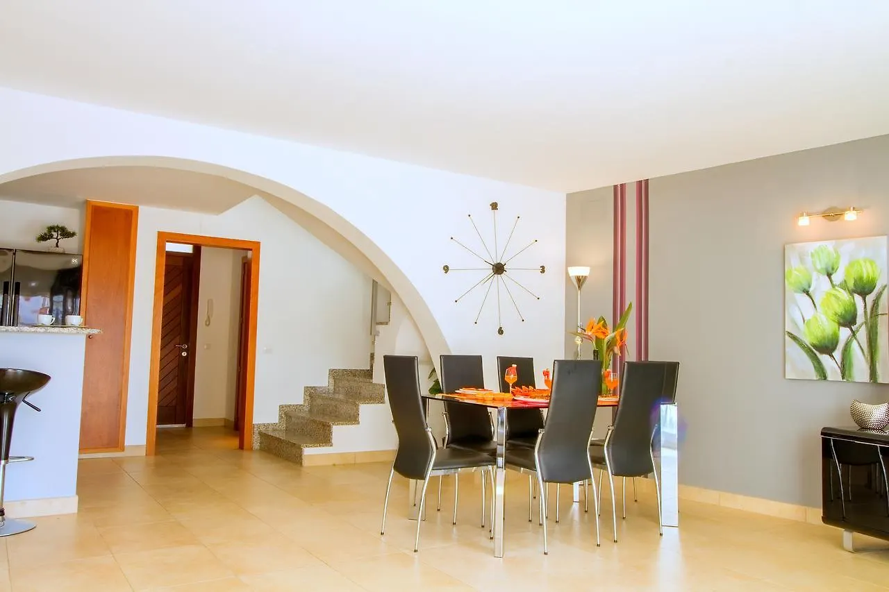 Leon Inmo Luxusvilla Coral - 10190 Empuriabrava 0*,