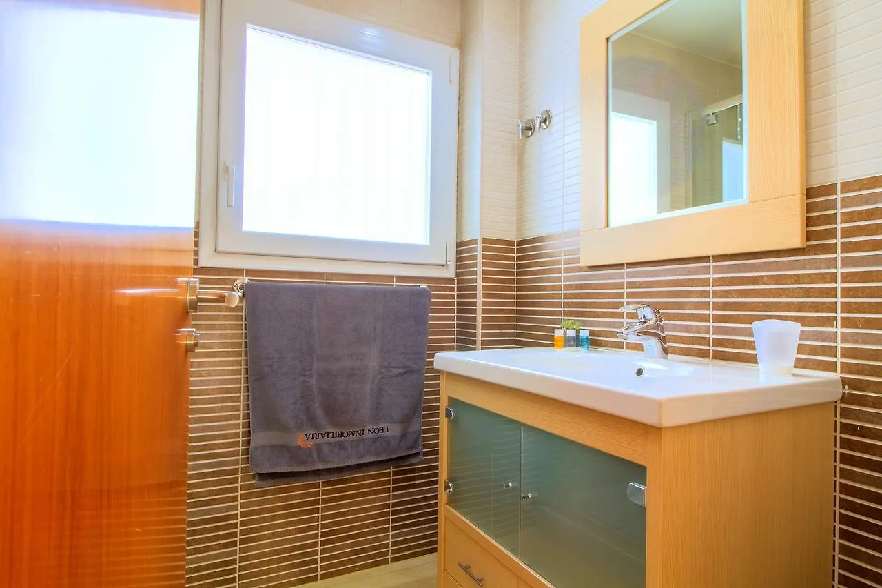Leon Inmo Luxusvilla Coral - 10190 Empuriabrava Villa