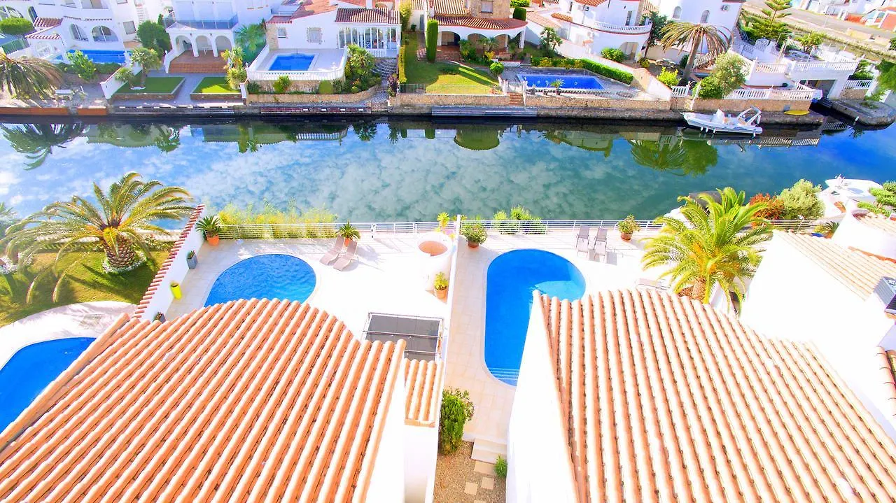 Leon Inmo Luxusvilla Coral - 10190 Empuriabrava Villa