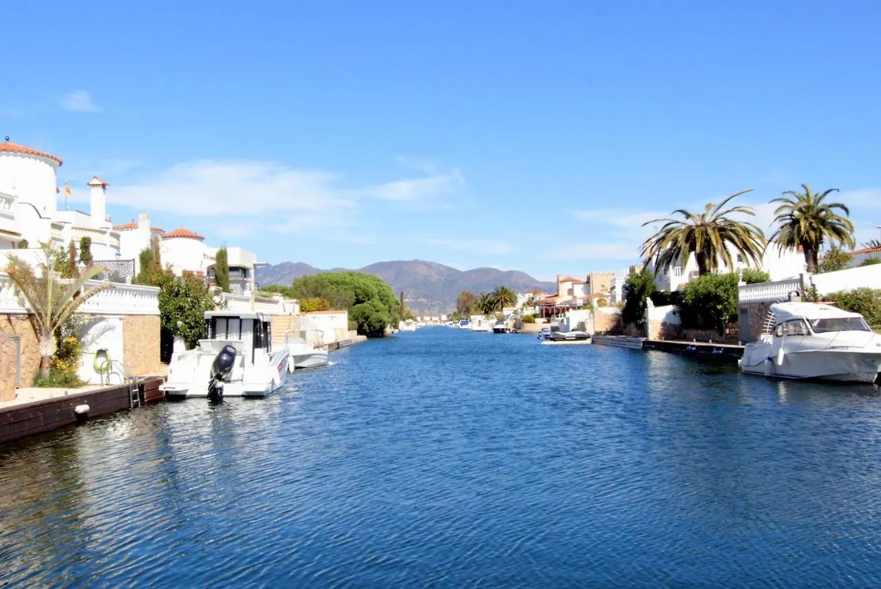 Leon Inmo Luxusvilla Coral - 10190 Empuriabrava Spain